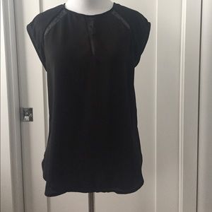 To & De short sleeve top